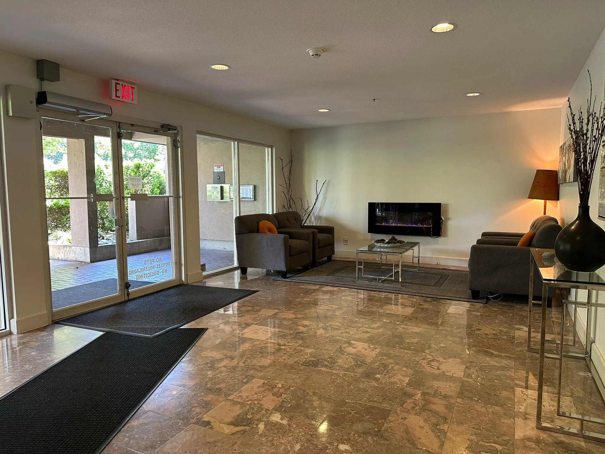 407 525 Wheelhouse Square