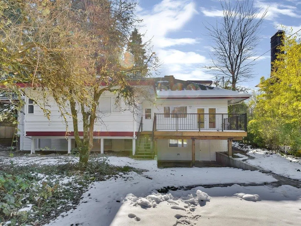 1751 W King Edward Avenue