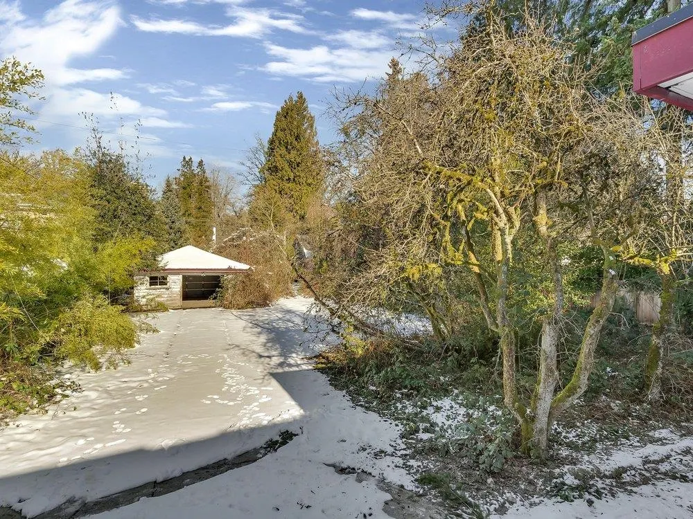 1751 W King Edward Avenue