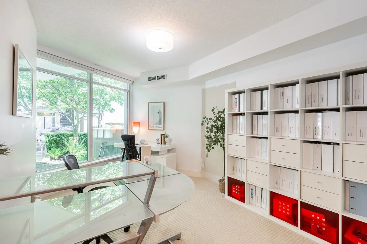 TH9 1650 Bayshore Drive