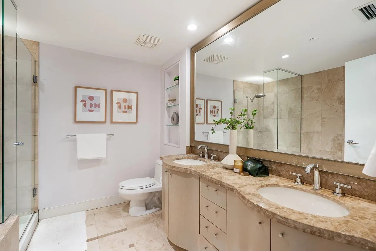 TH9 1650 Bayshore Drive