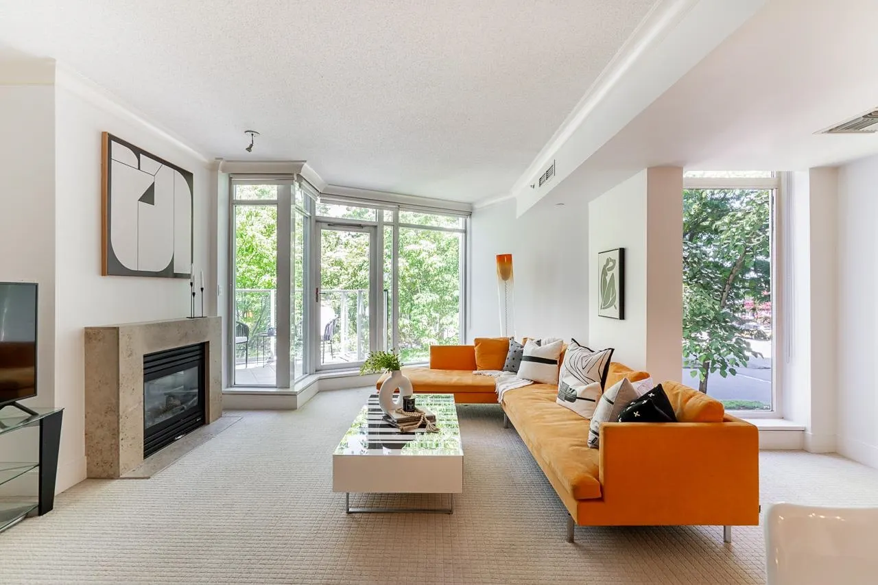 TH9 1650 Bayshore Drive