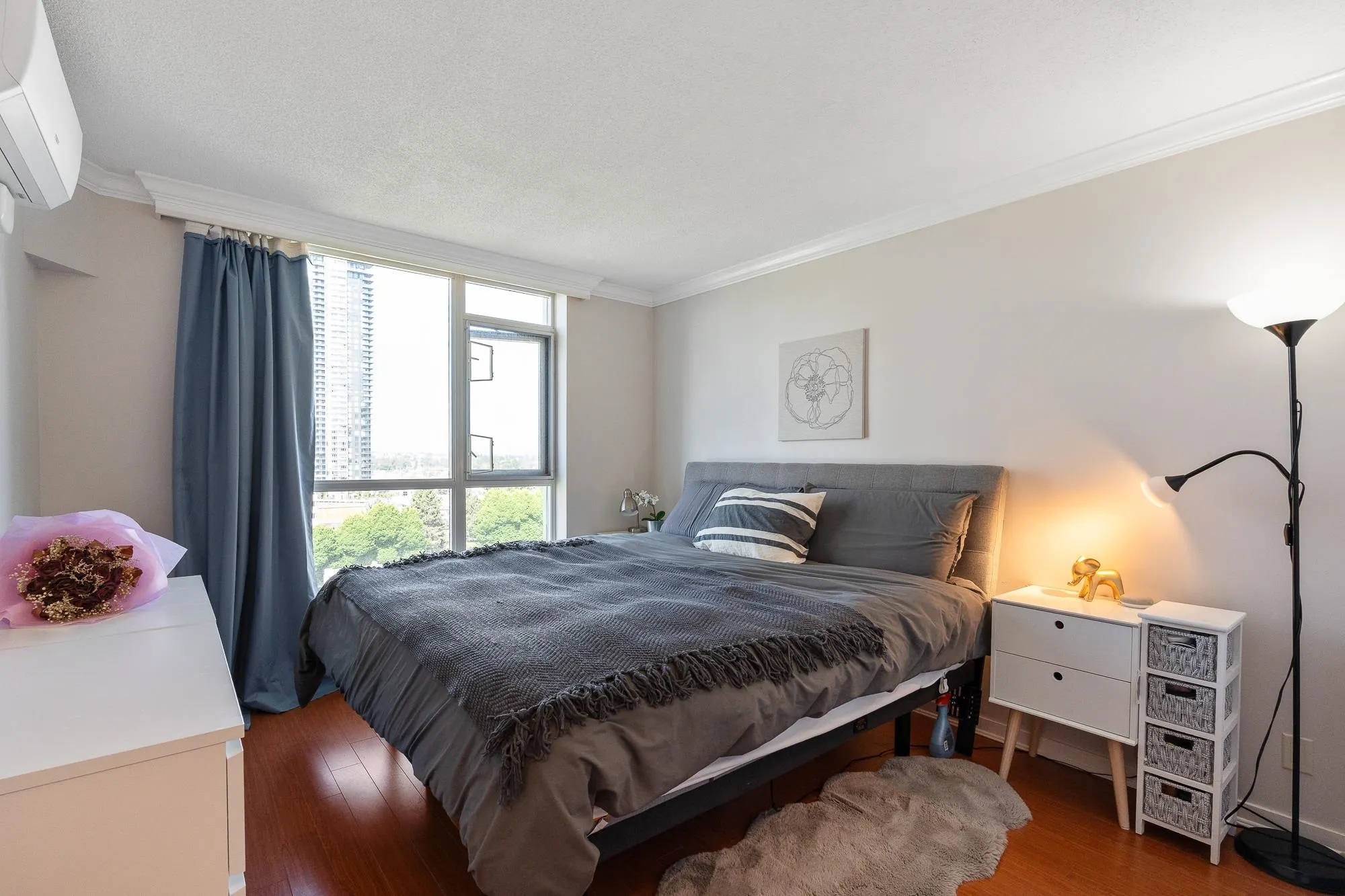 1203 2138 Madison Avenue