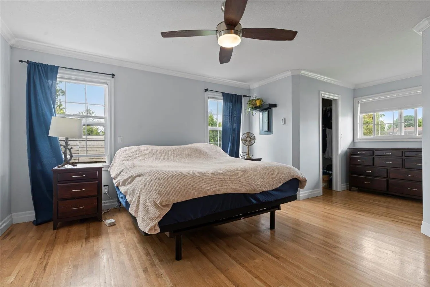 6345 Edson Drive