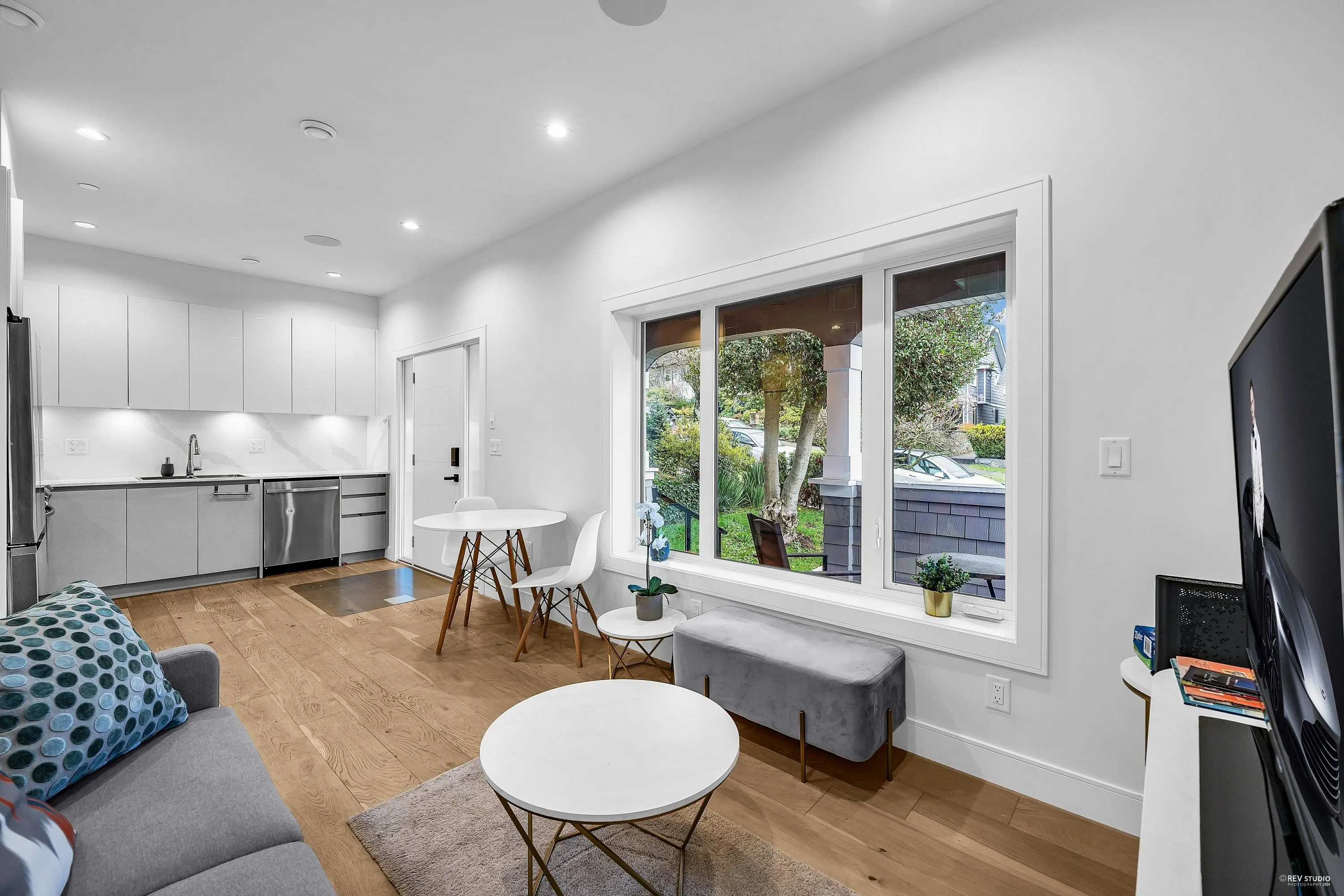3433 Dundas Street
