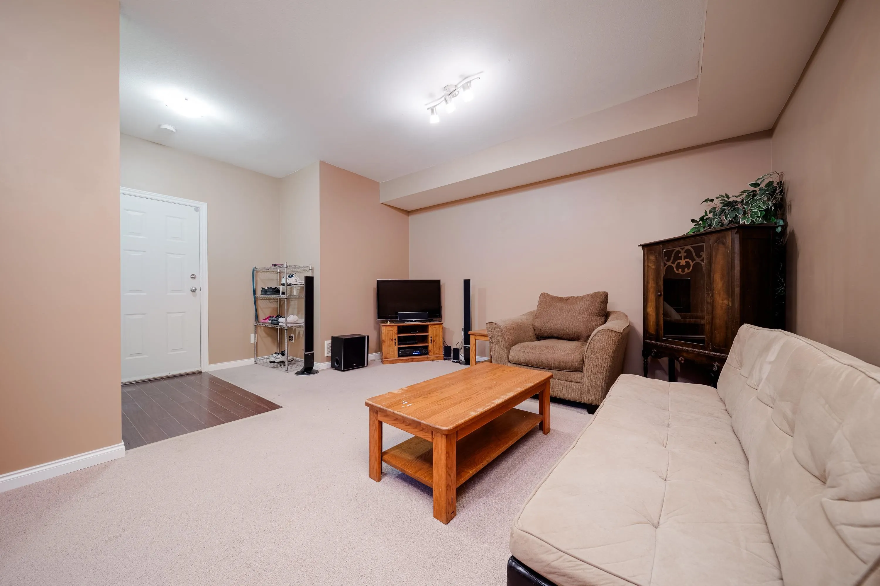 7 6785 193 Street