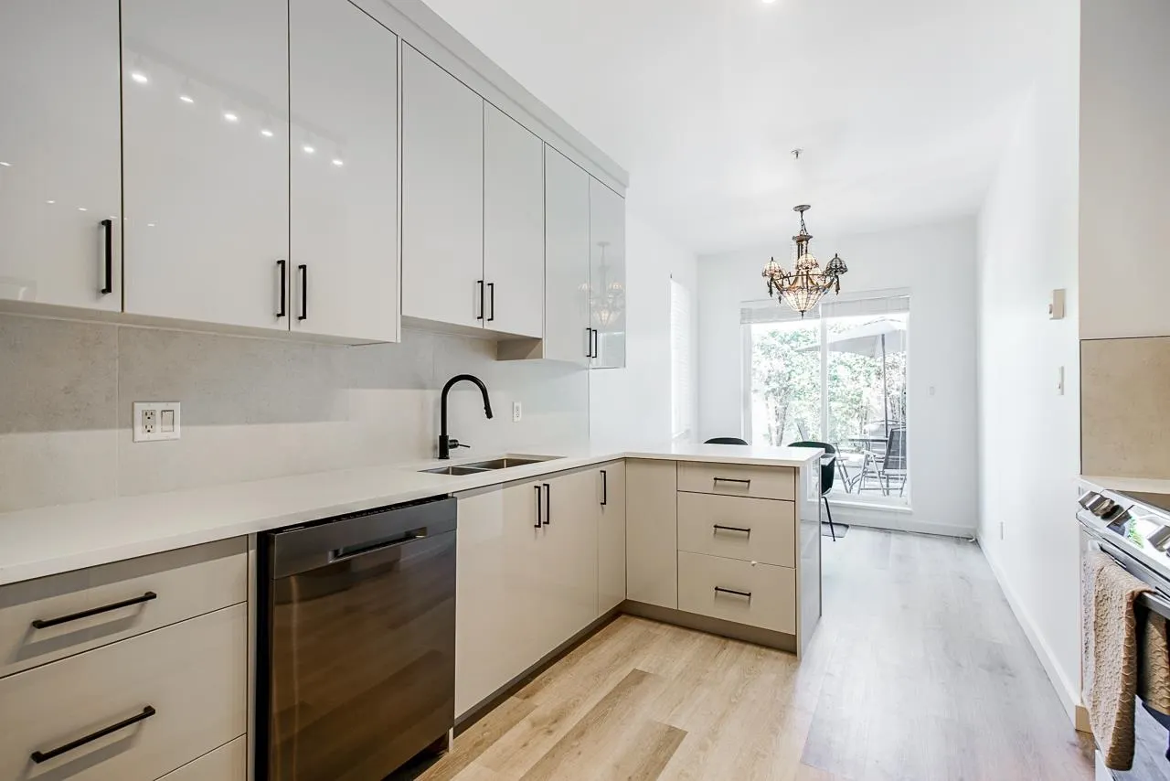 108 5888 Dover Crescent