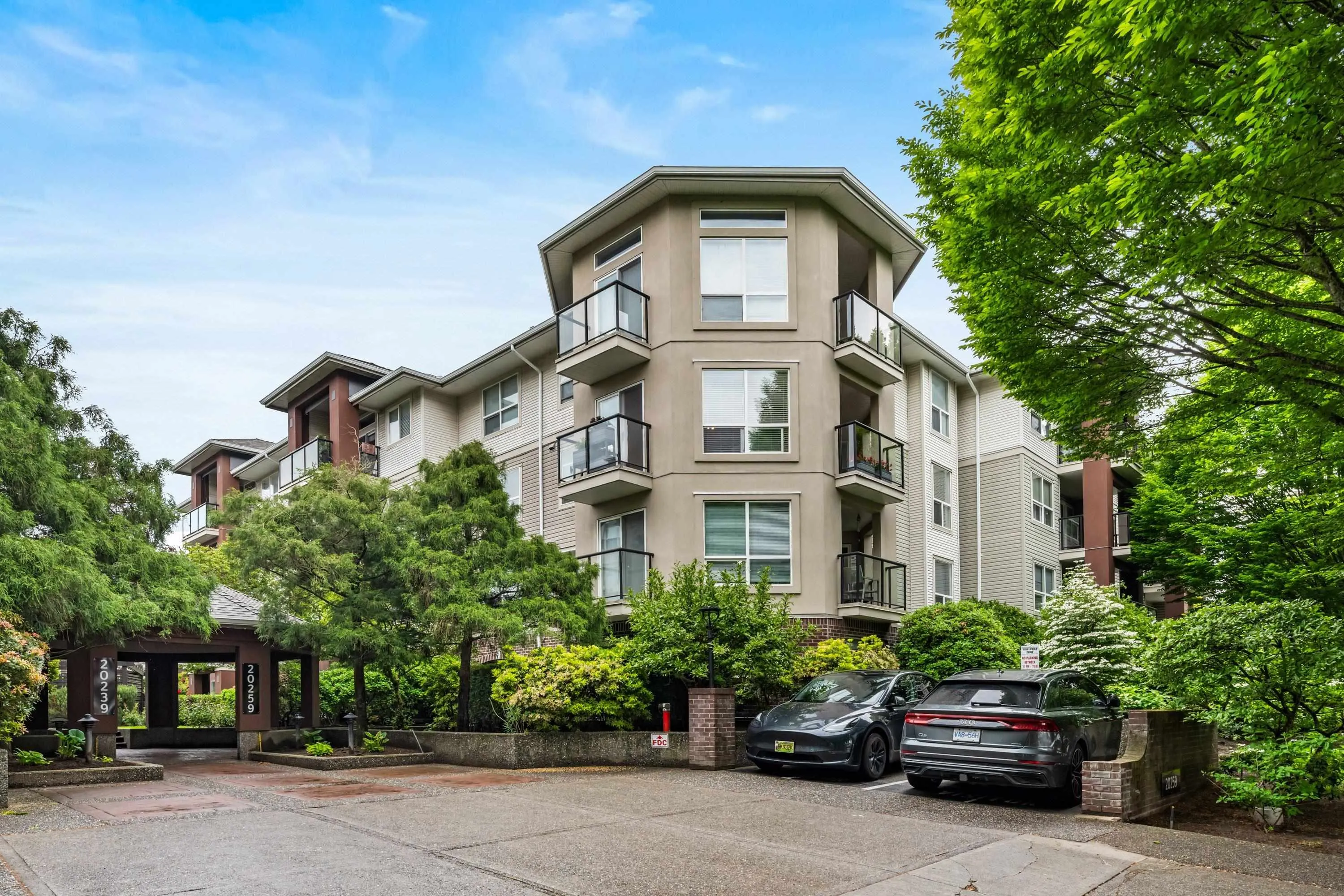 311 20259 Michaud Crescent