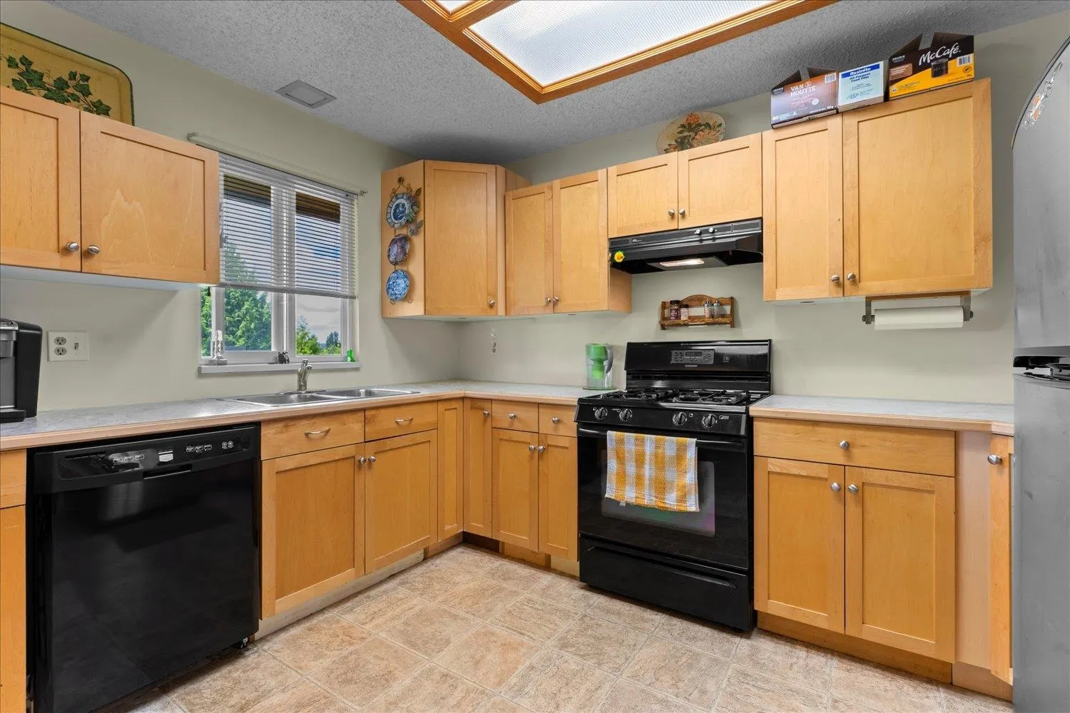 2221 Bevan Crescent