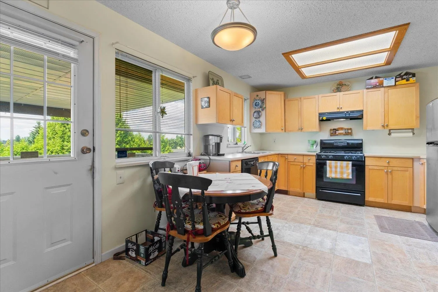 2221 Bevan Crescent