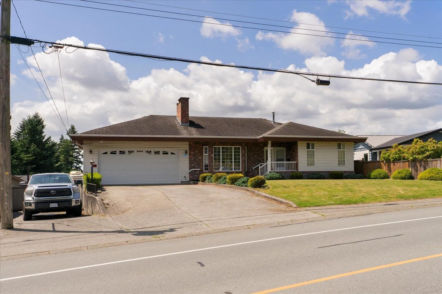 2221 Bevan Crescent