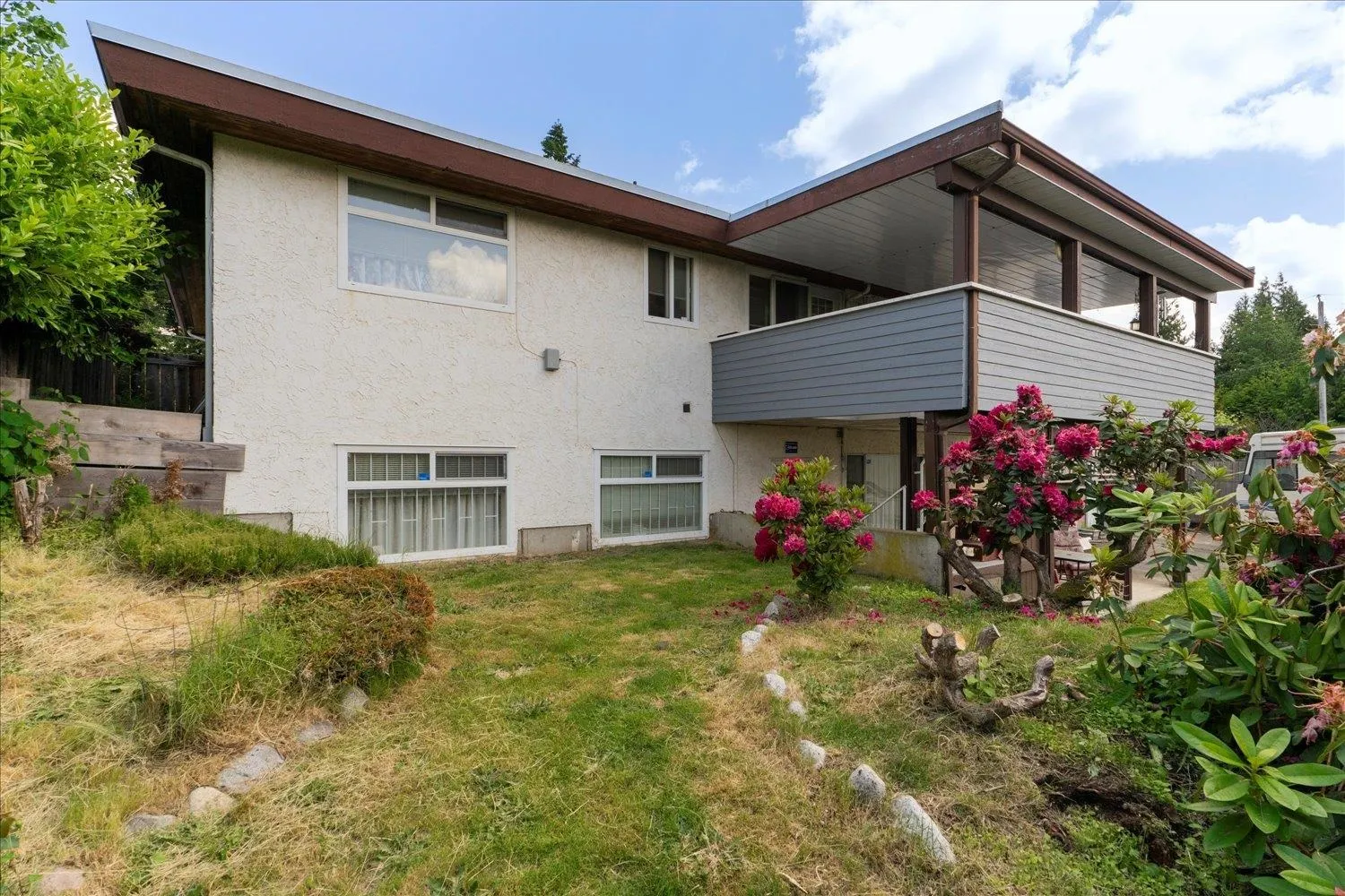 2221 Bevan Crescent