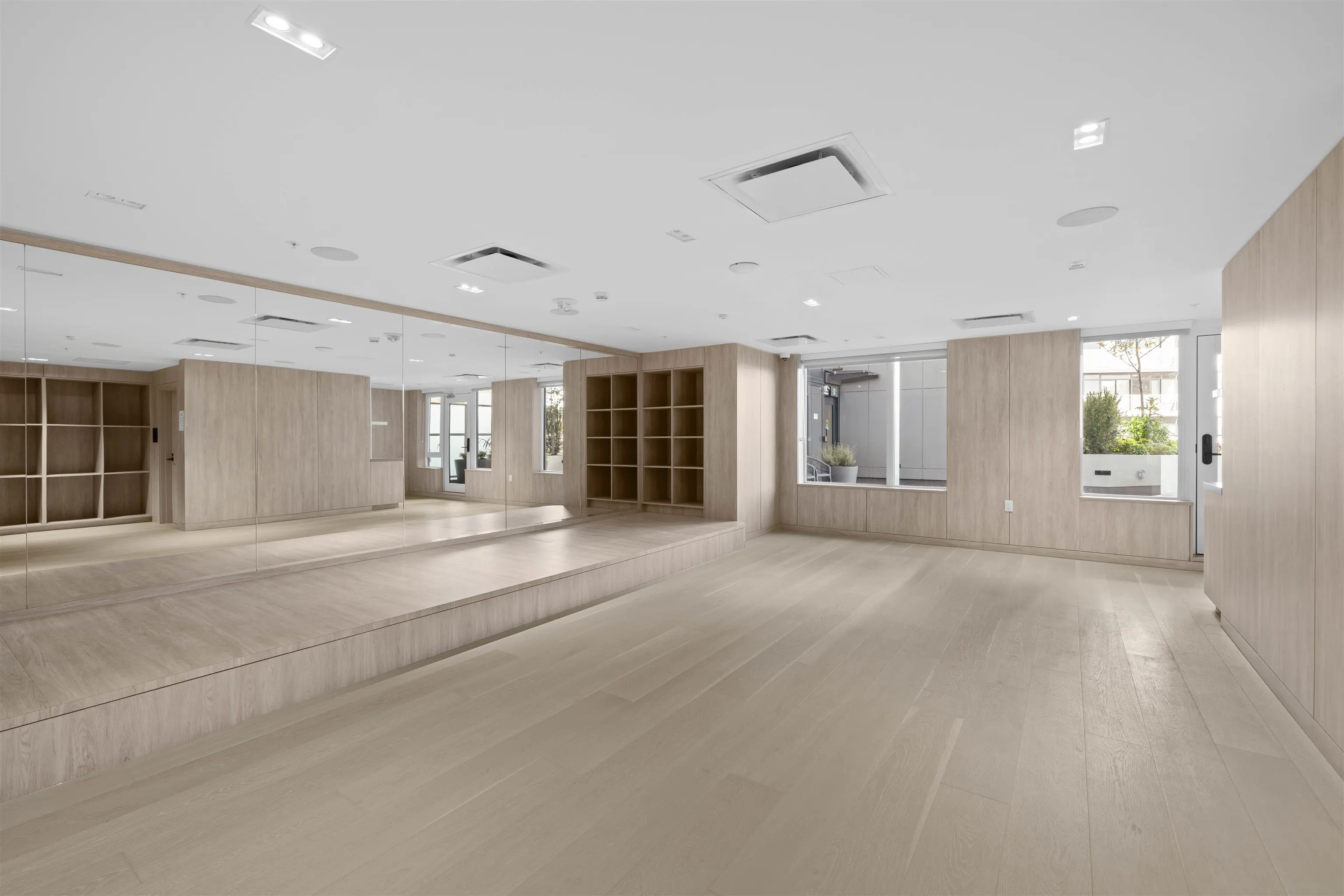 1304 6808 Minoru Boulevard