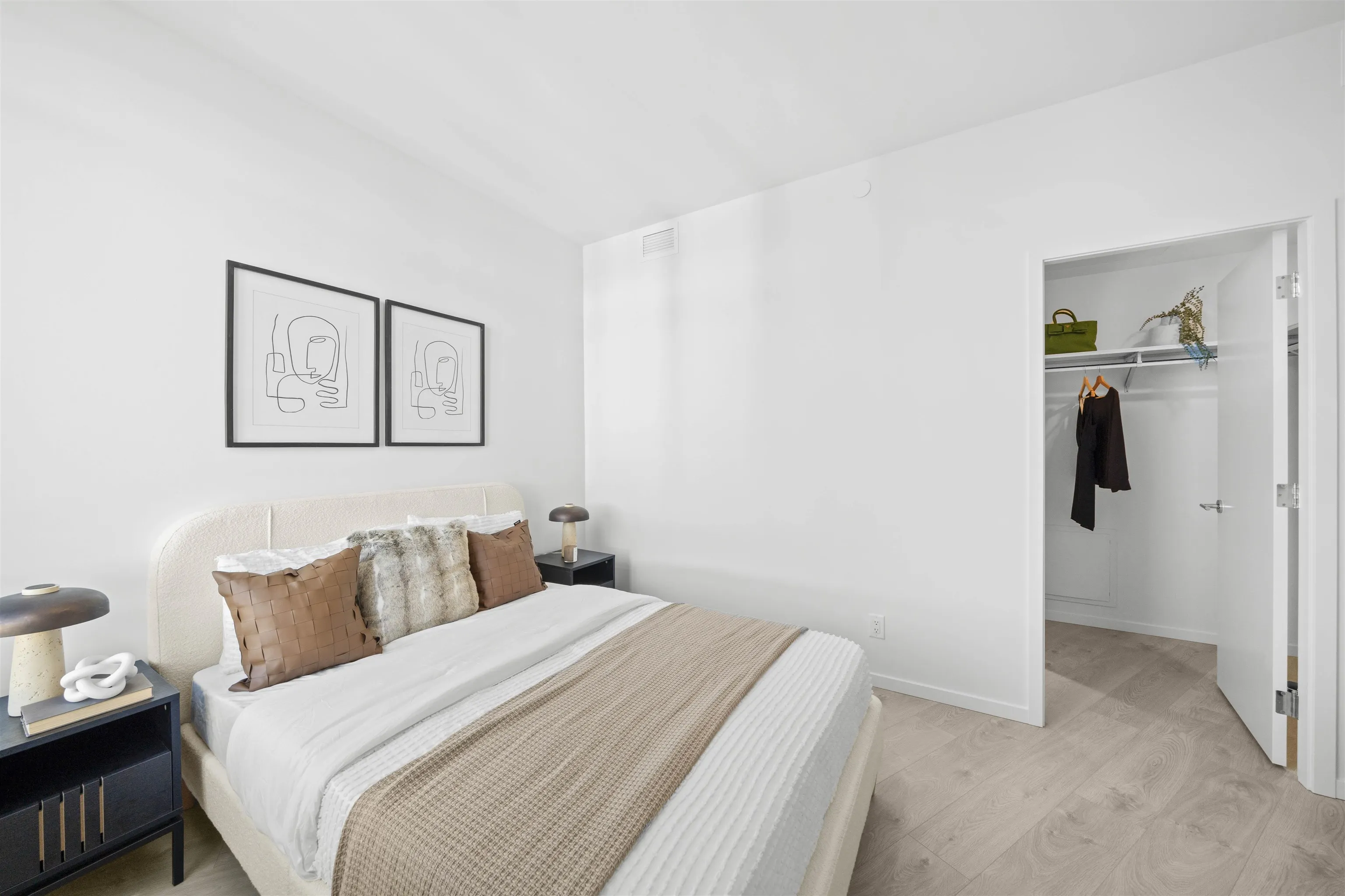 1304 6808 Minoru Boulevard