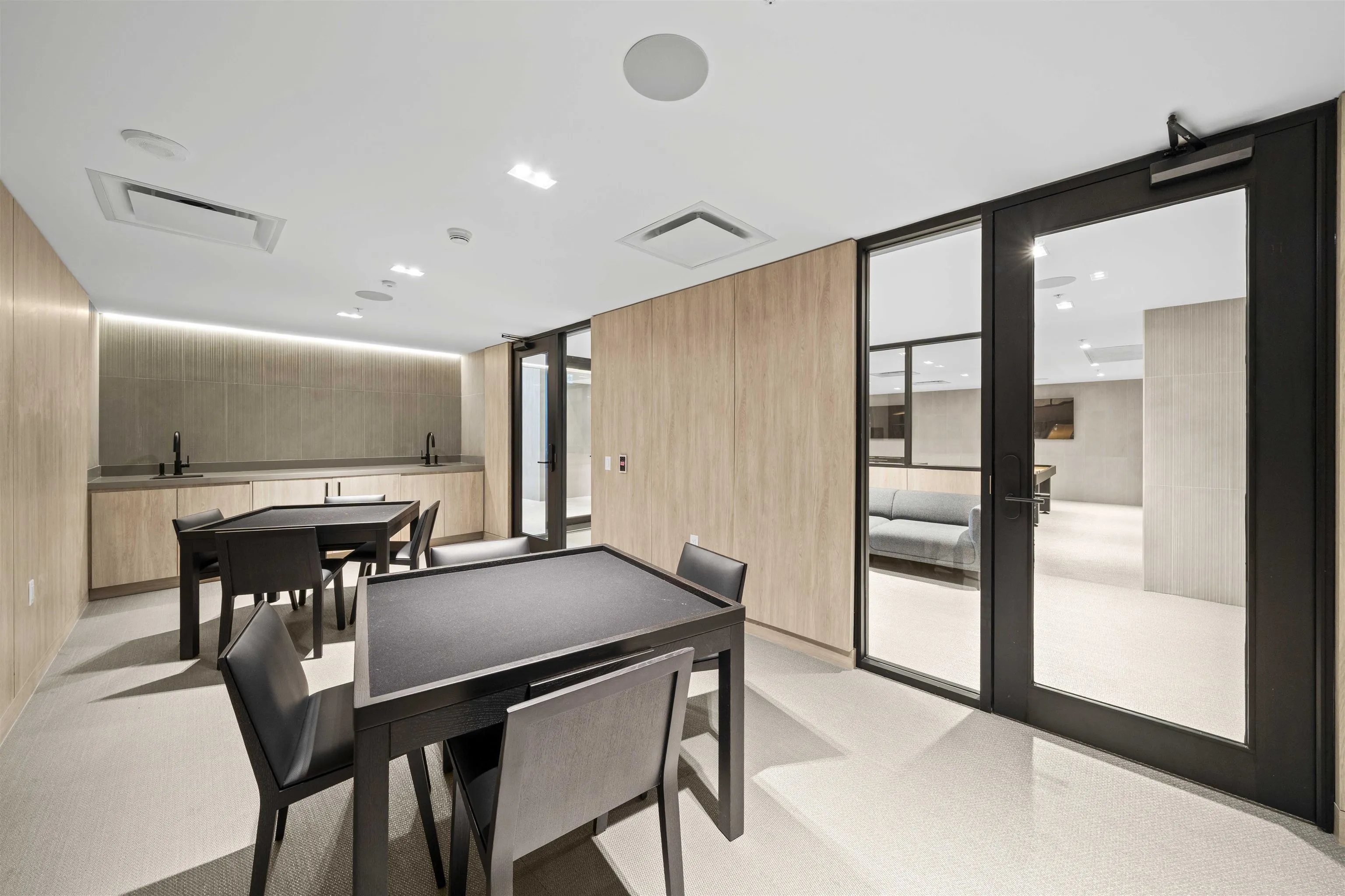 1304 6808 Minoru Boulevard