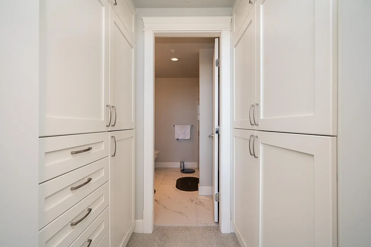 2207 2180 Gladwin Road