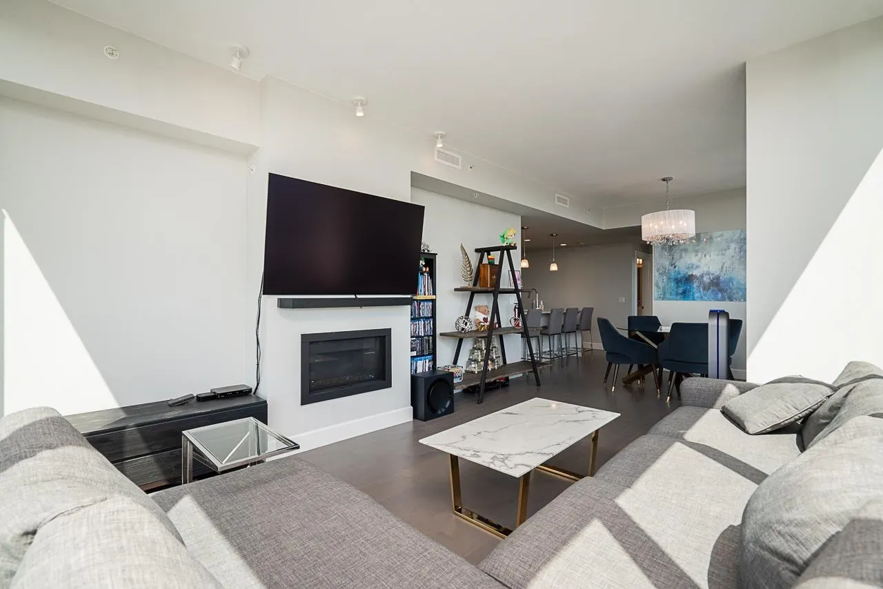 2207 2180 Gladwin Road