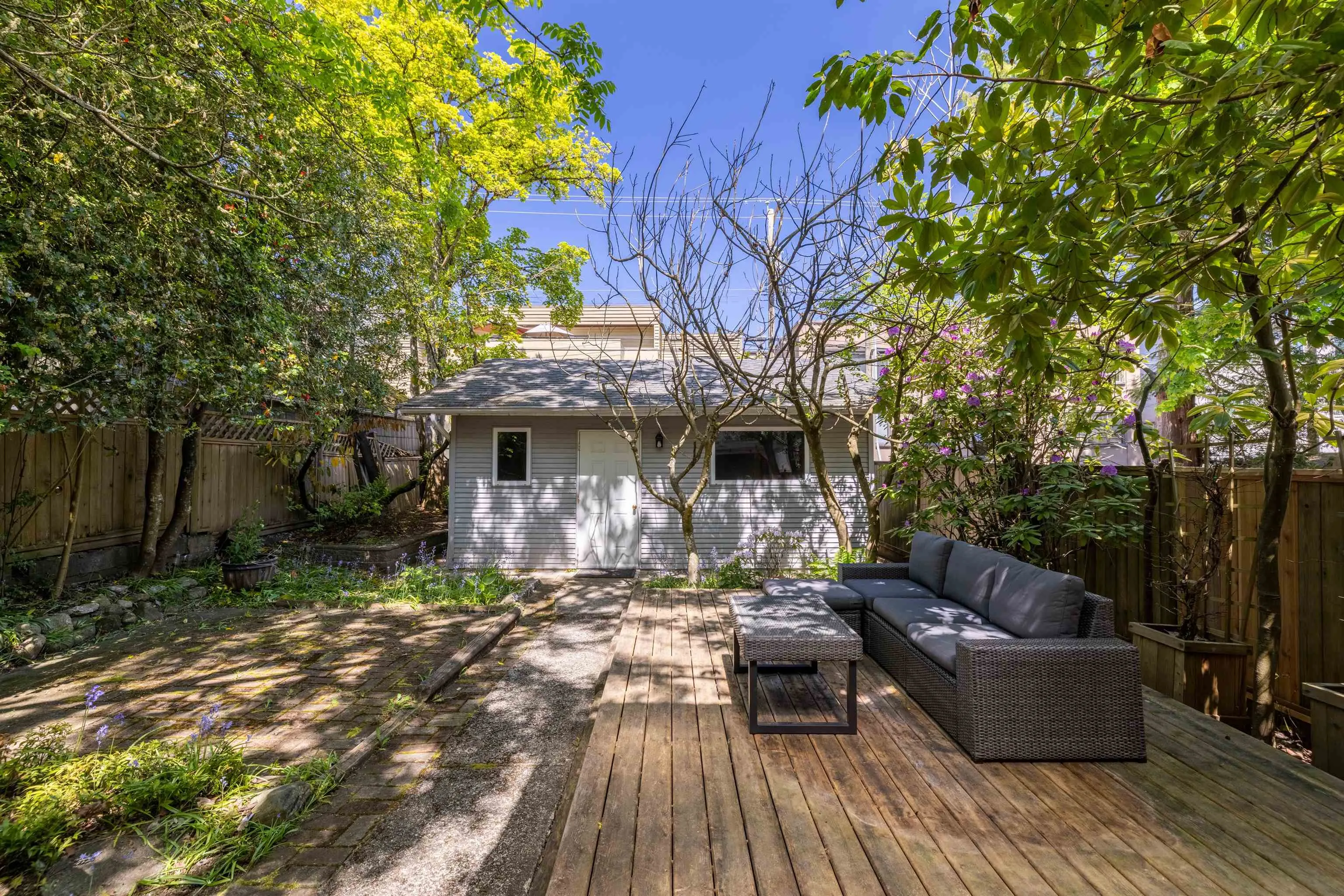4343 W 11th Avenue