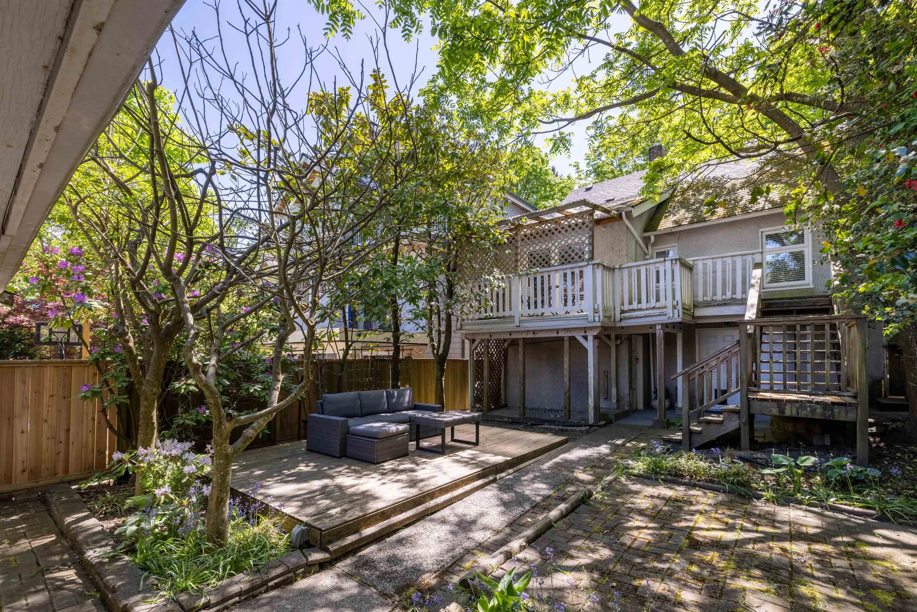 4343 W 11th Avenue