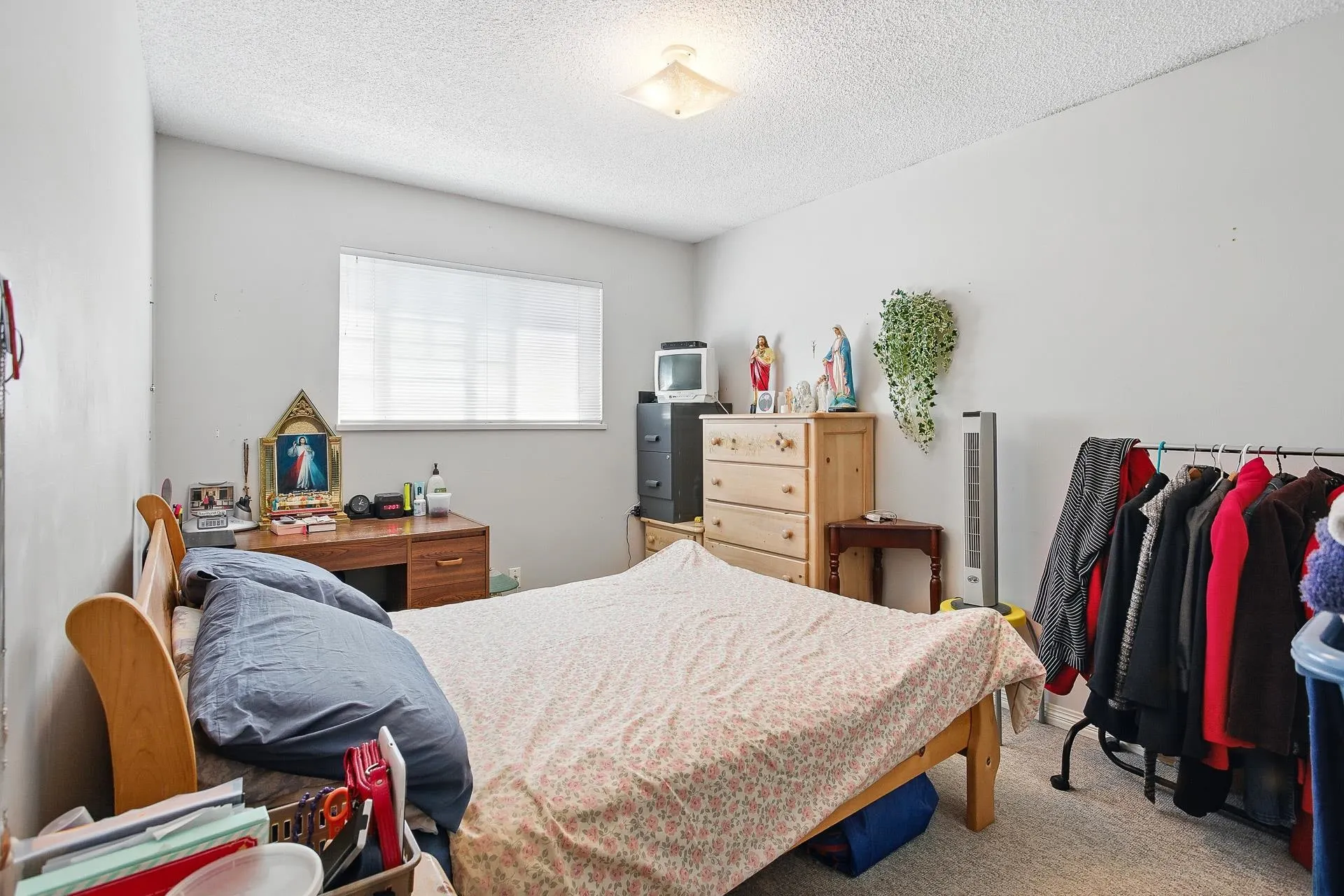 1177 Esperanza Drive