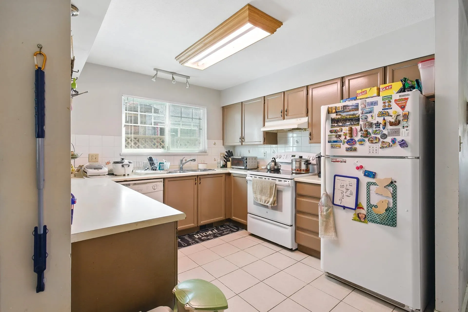 1177 Esperanza Drive