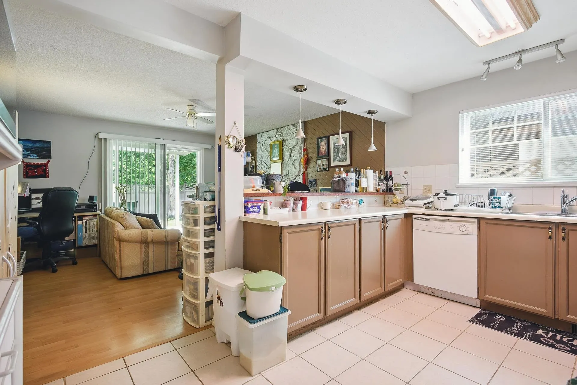 1177 Esperanza Drive