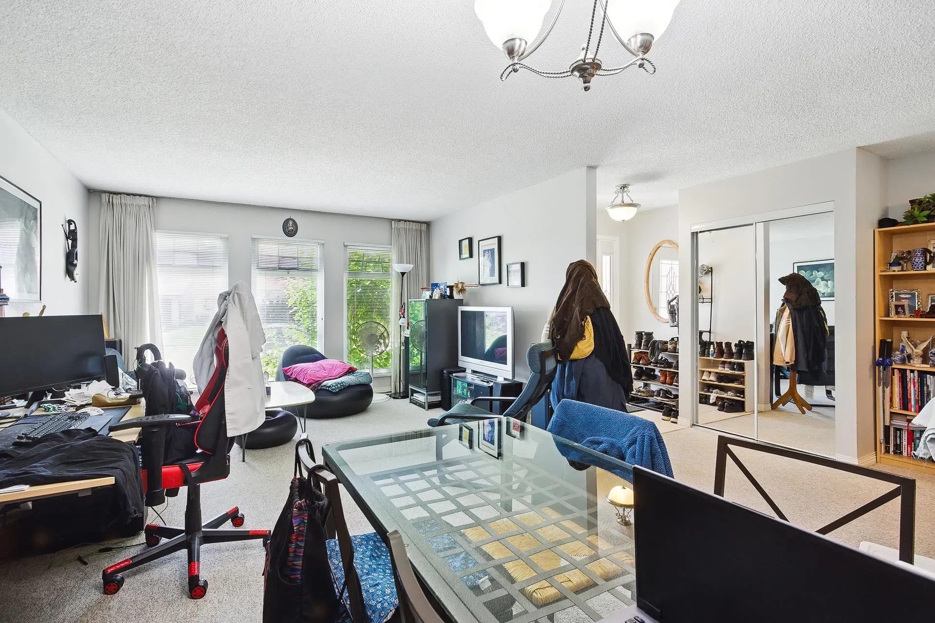 1177 Esperanza Drive