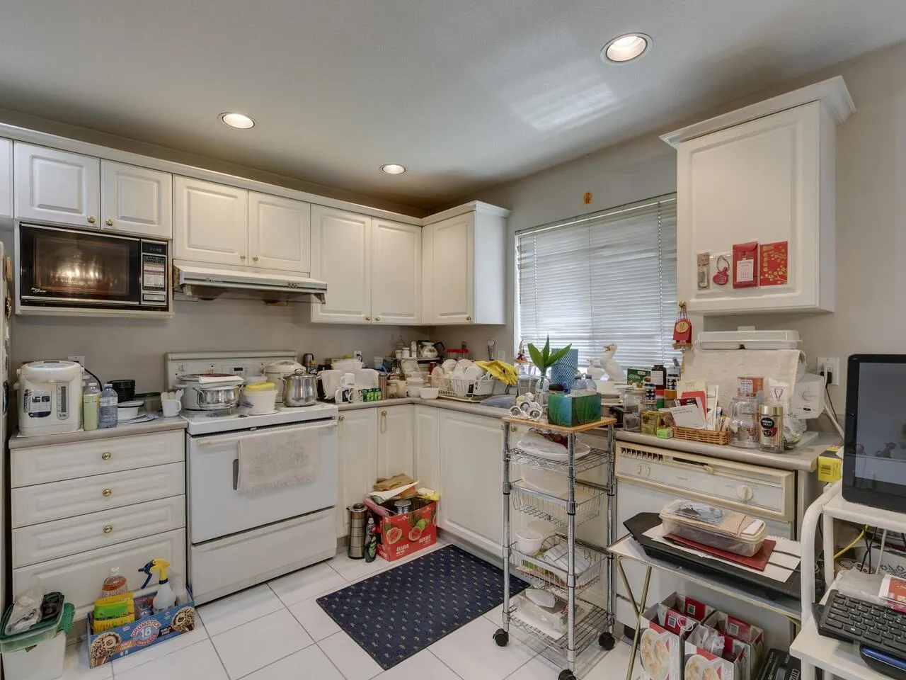 8 10000 Fisher Gate