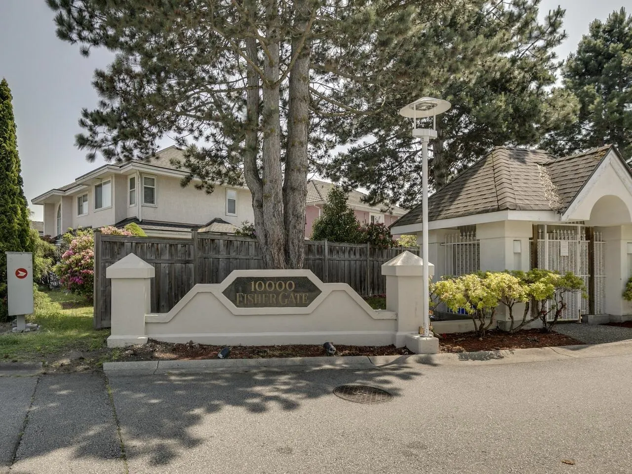 8 10000 Fisher Gate