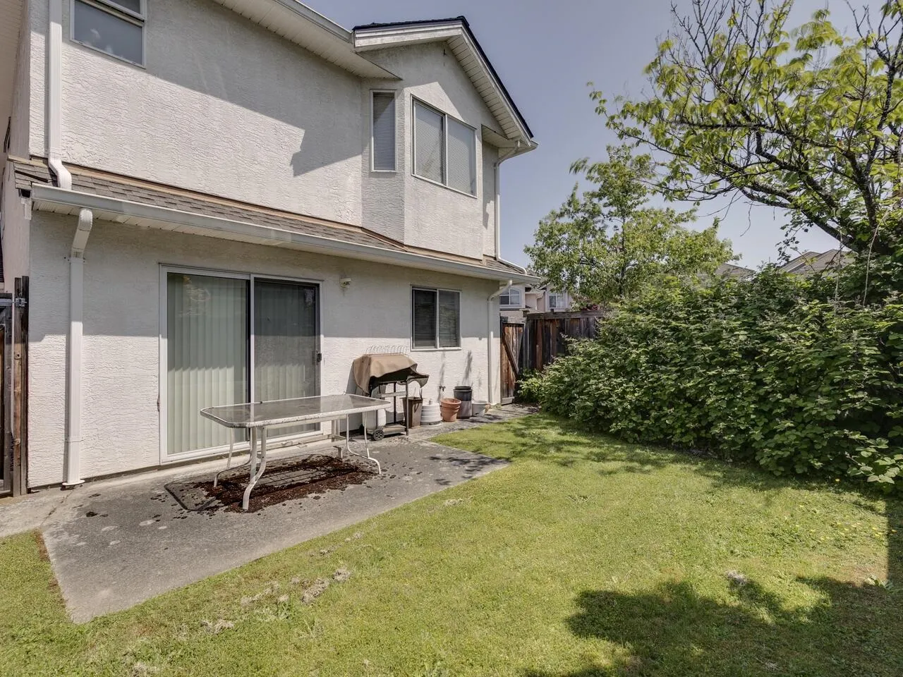 8 10000 Fisher Gate