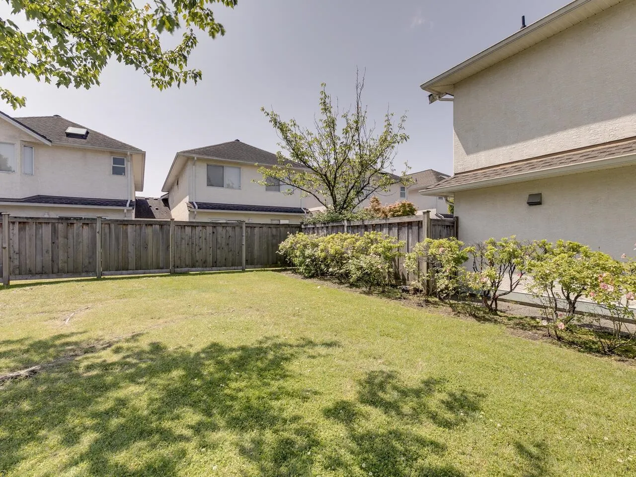 8 10000 Fisher Gate