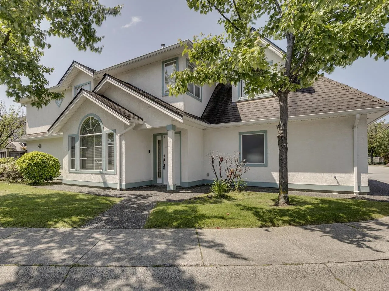 8 10000 Fisher Gate