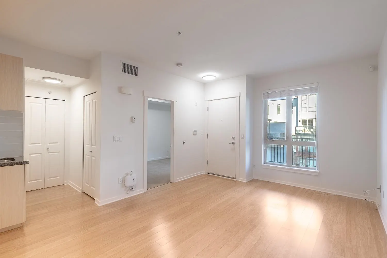 203 6077 London Road