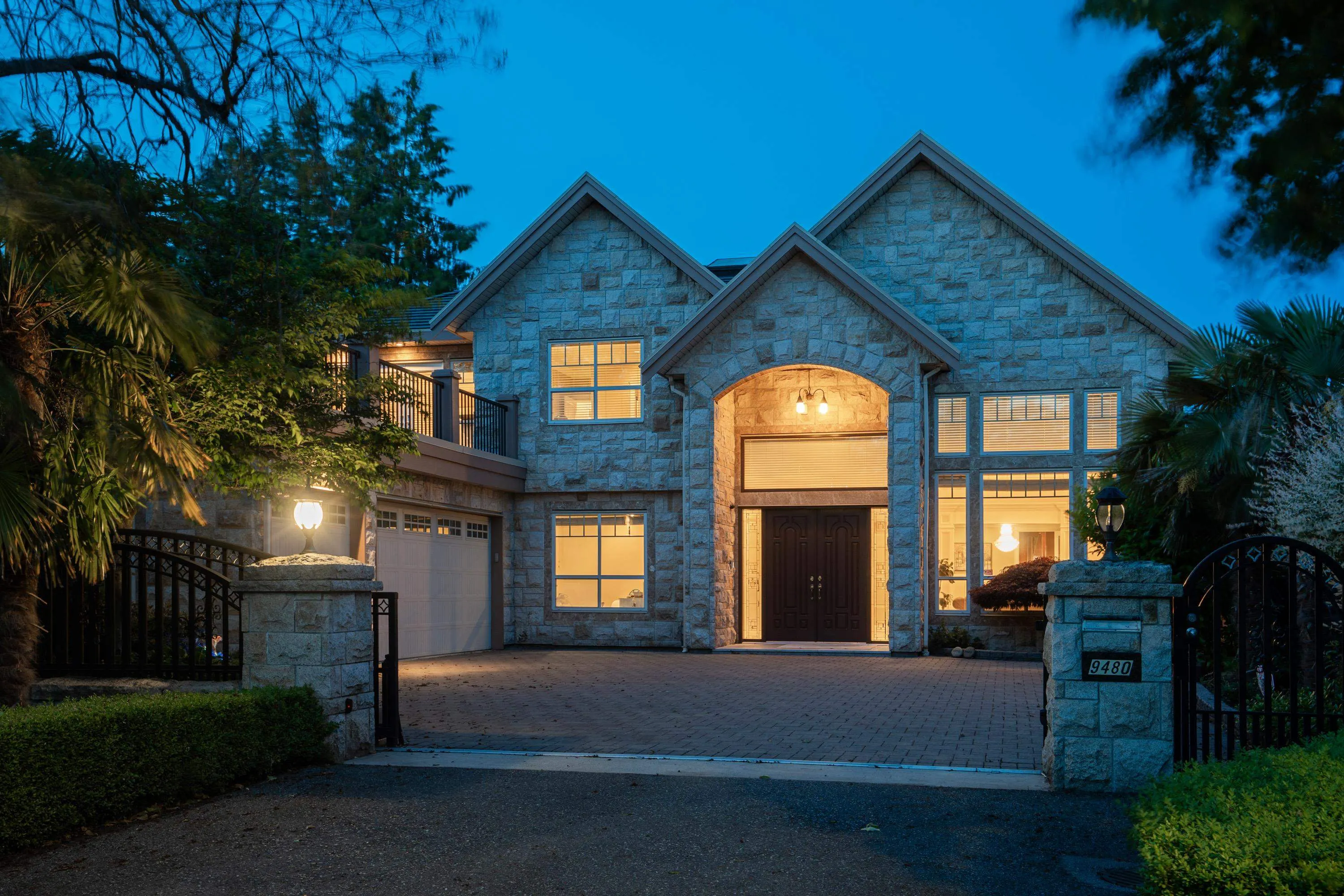9480 Chapmond Crescent