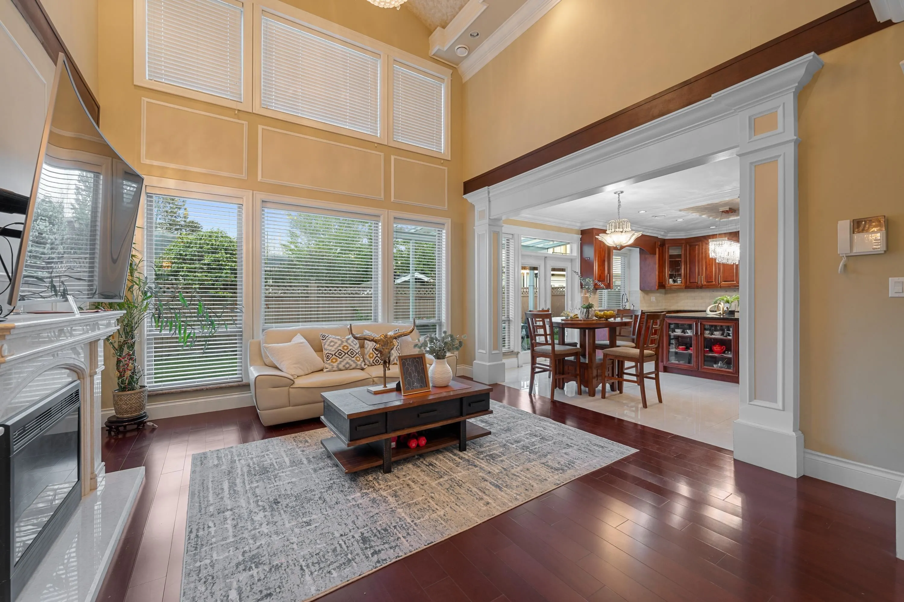 9480 Chapmond Crescent
