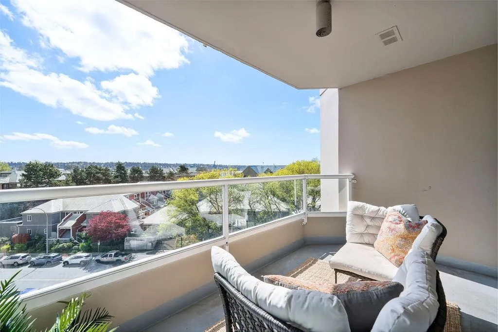 502 1065 Quayside Drive