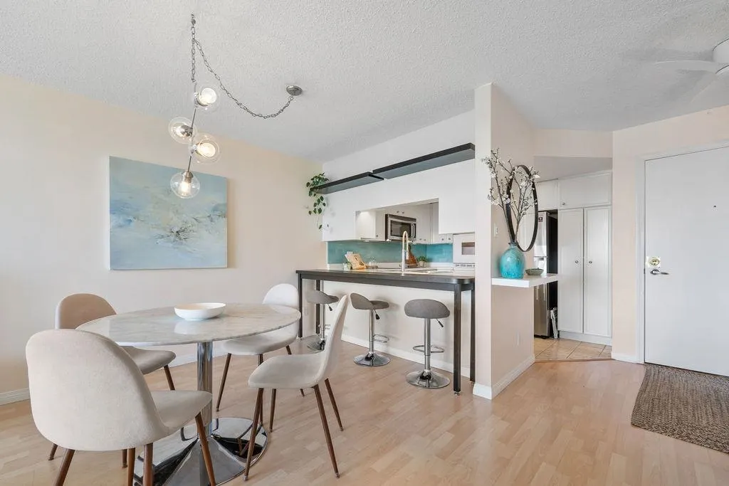 502 1065 Quayside Drive