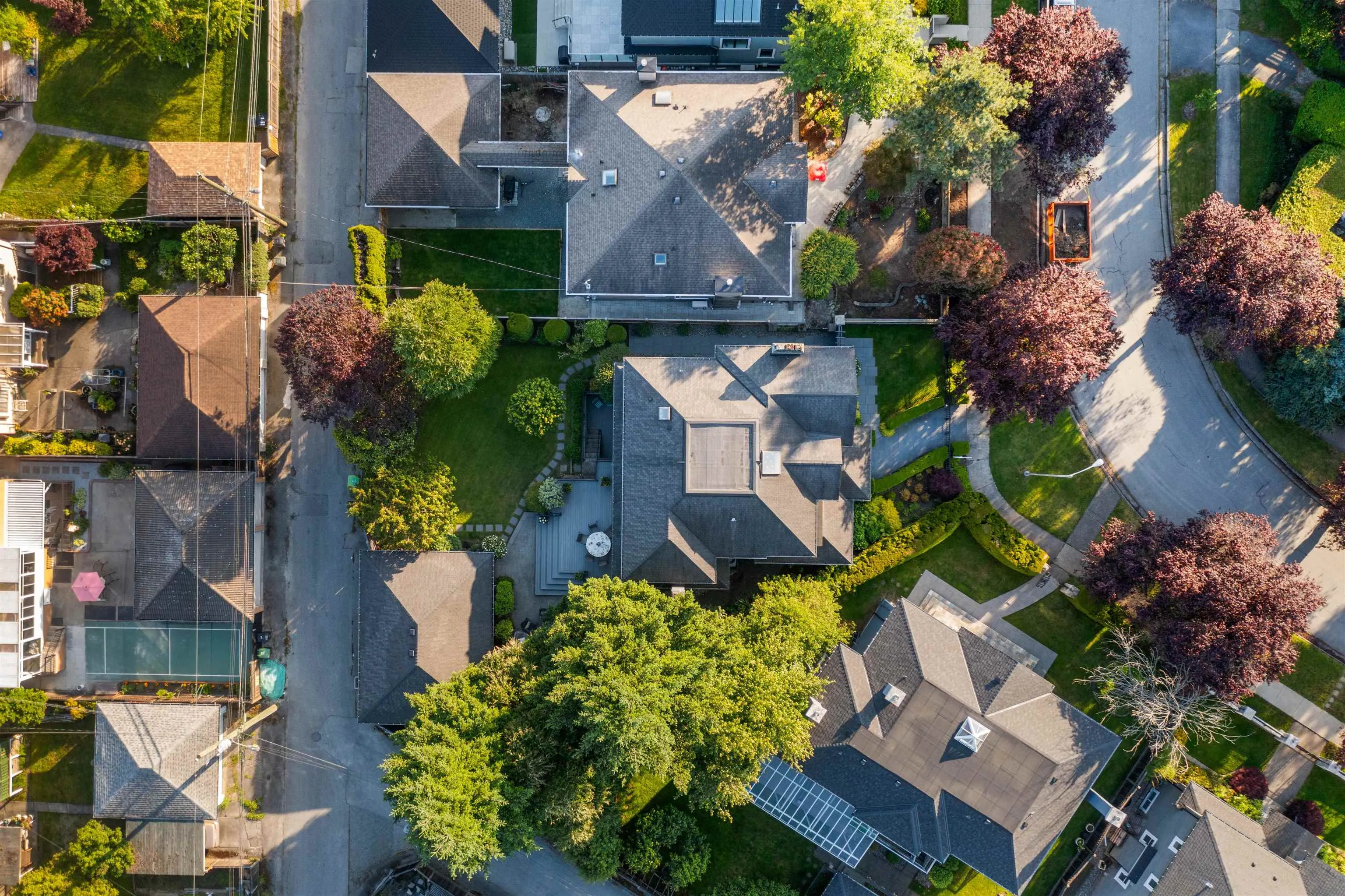 2318 Oliver Crescent