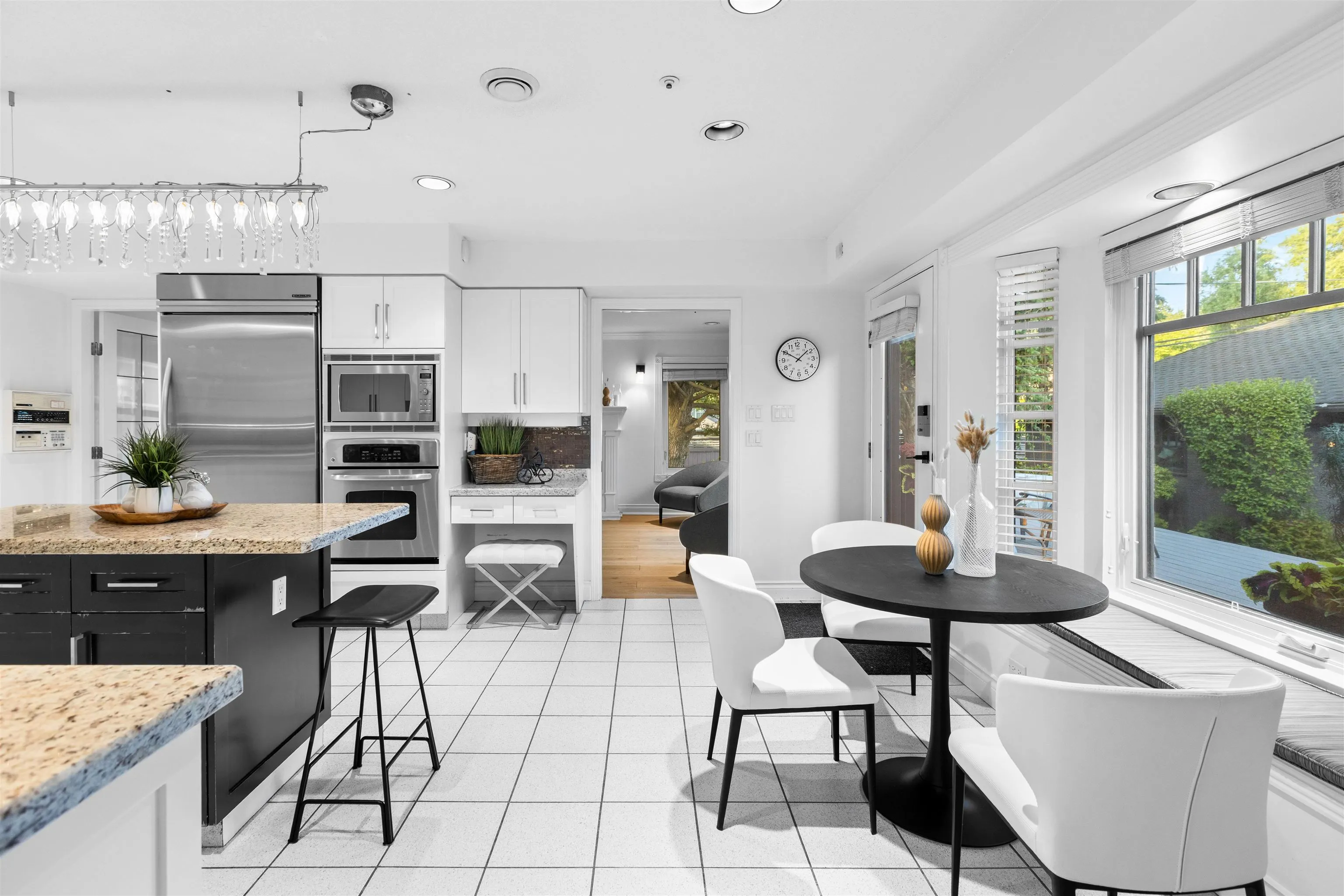 2318 Oliver Crescent