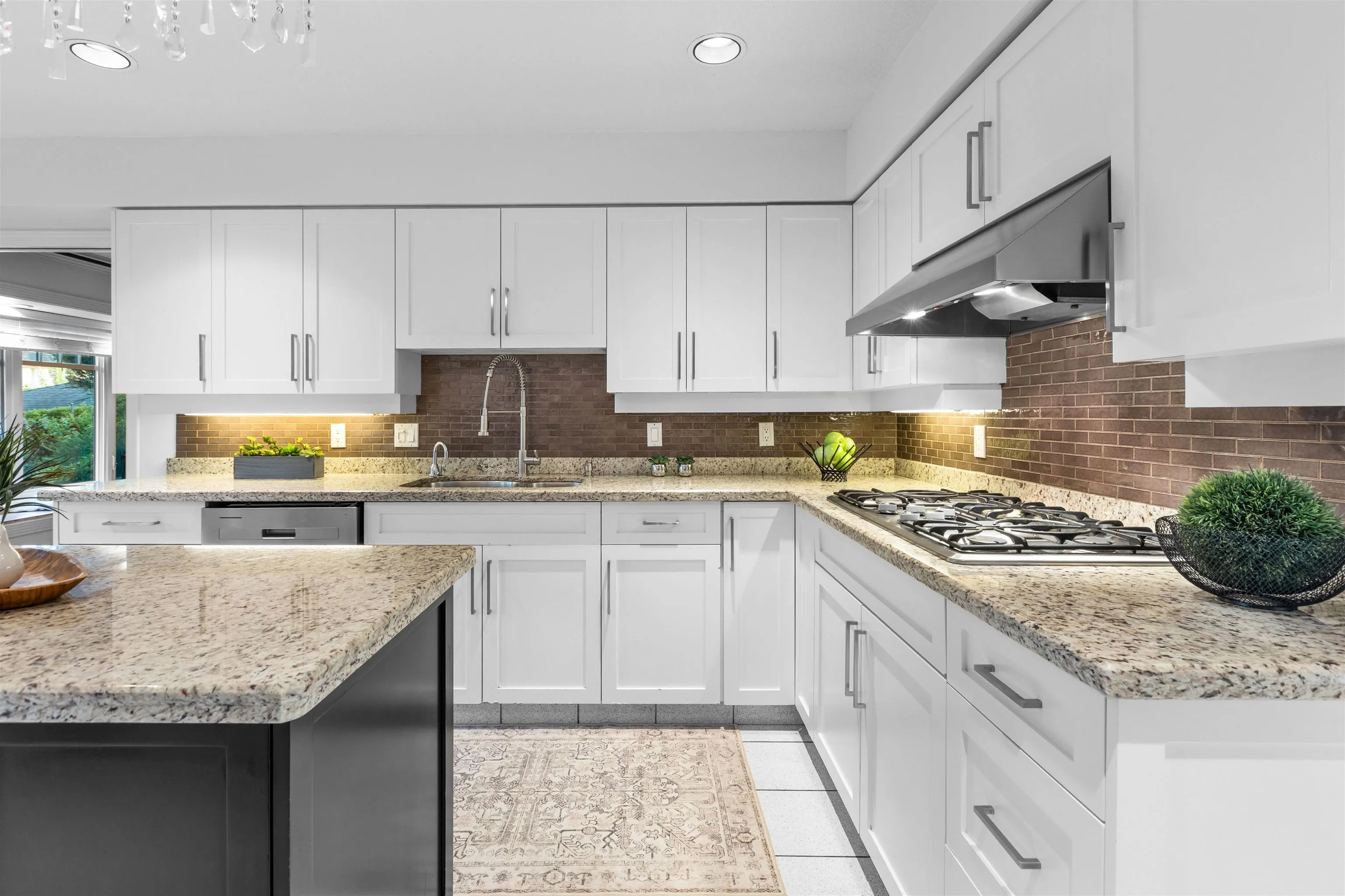 2318 Oliver Crescent