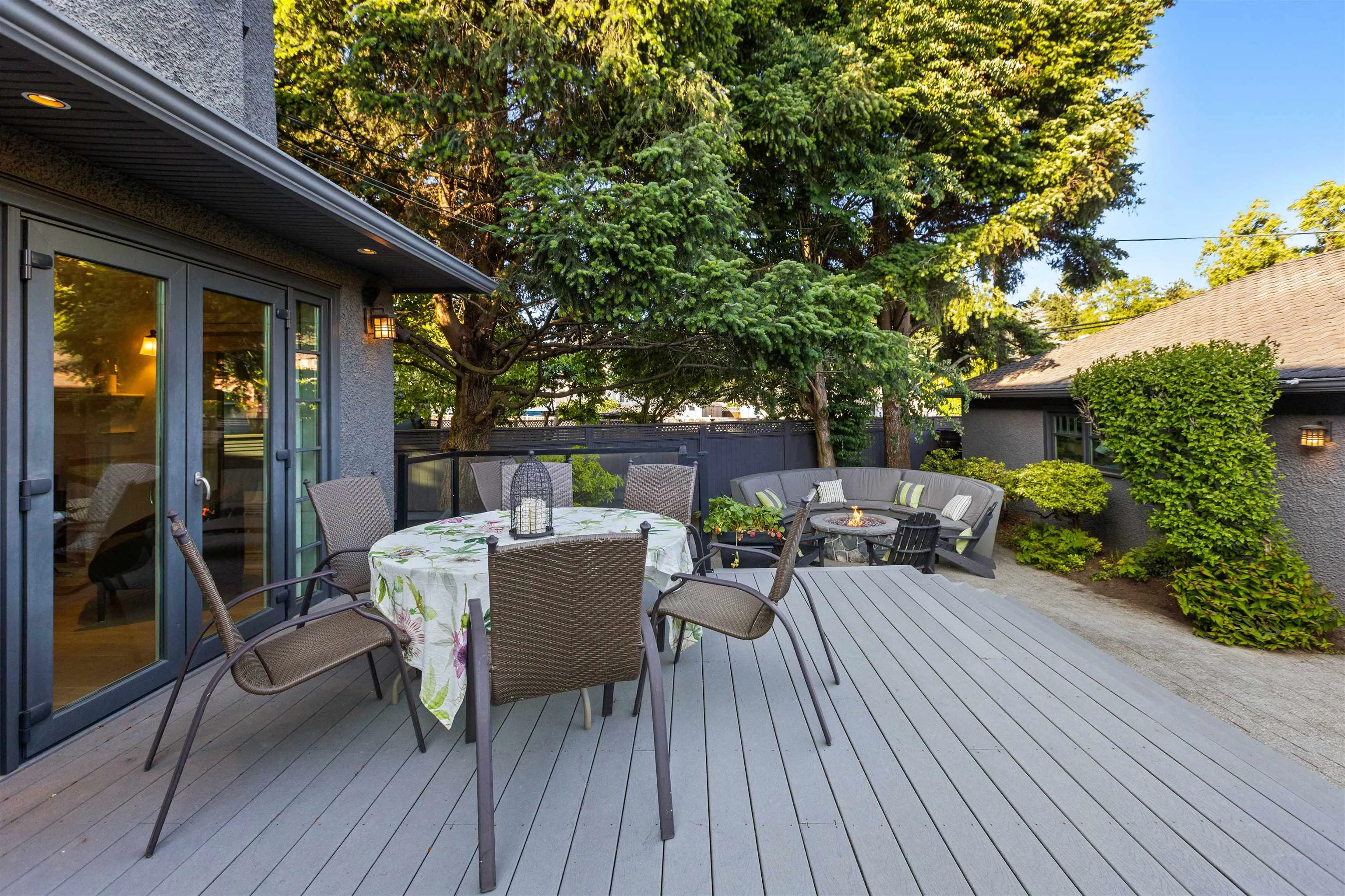 2318 Oliver Crescent