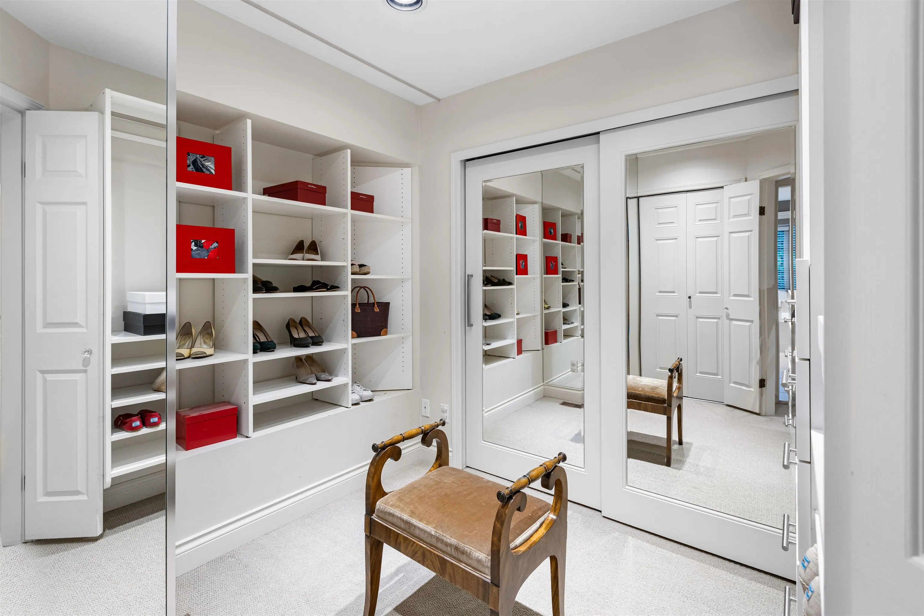 2318 Oliver Crescent