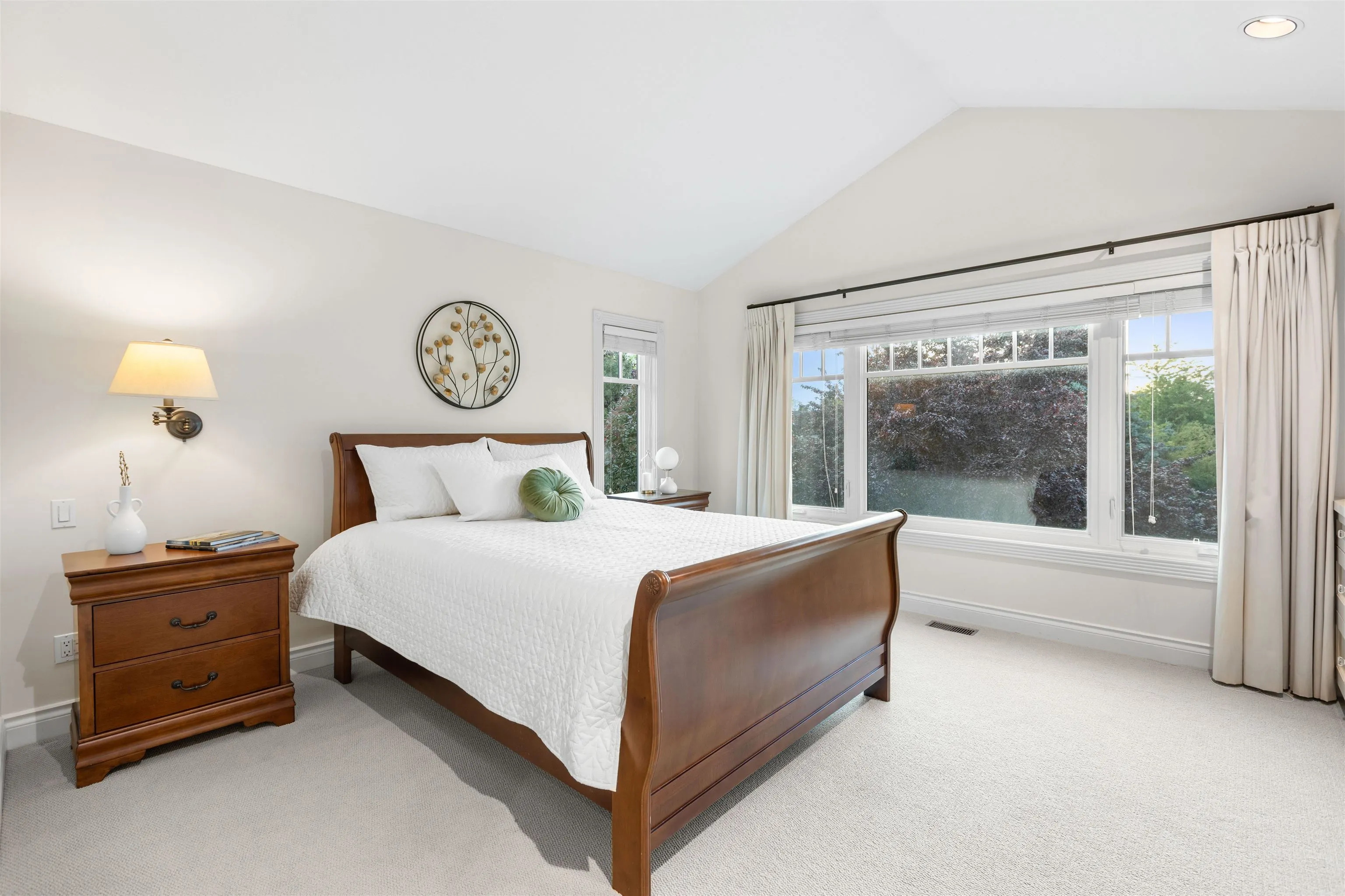 2318 Oliver Crescent