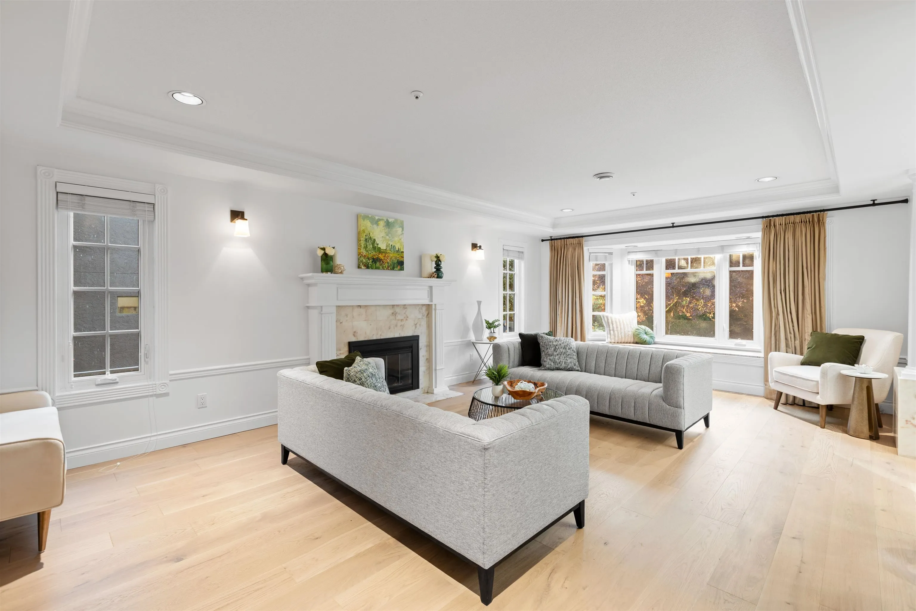 2318 Oliver Crescent