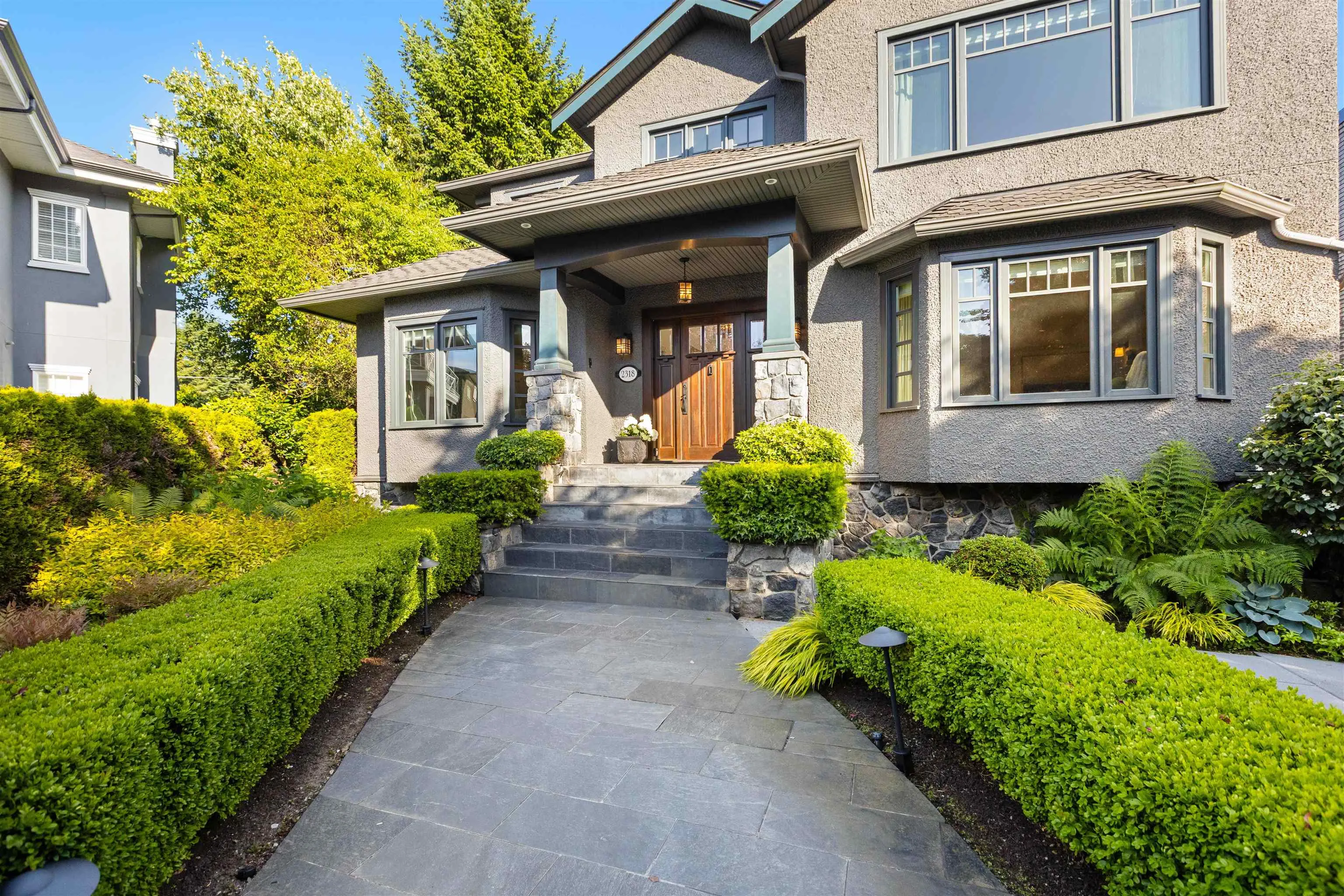 2318 Oliver Crescent