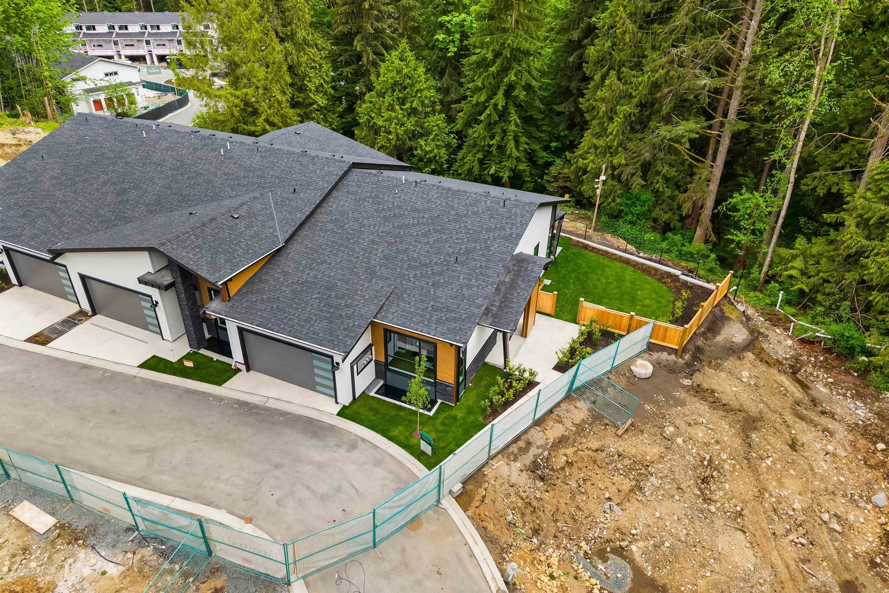 24 23697 Fern Crescent