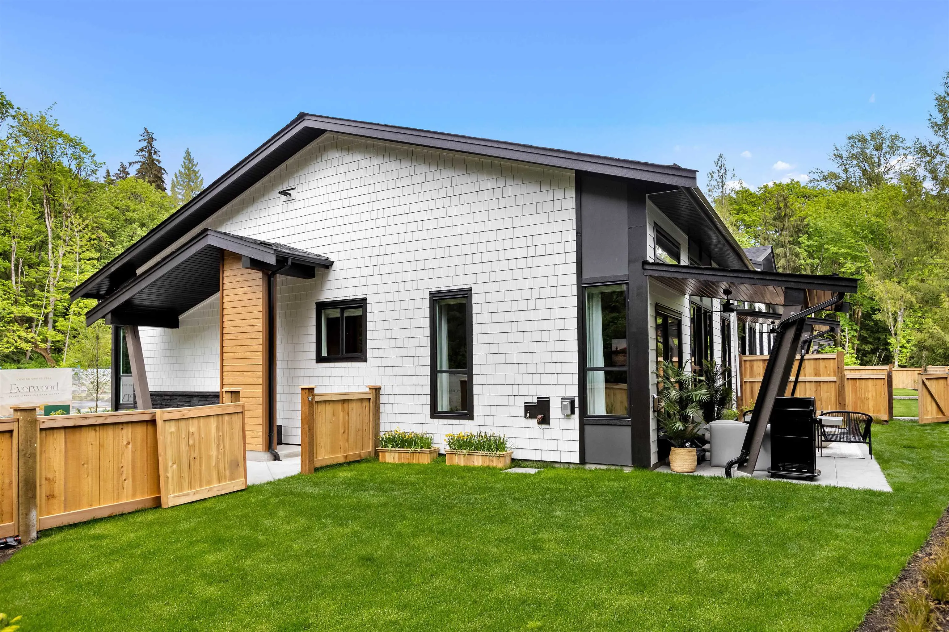 24 23697 Fern Crescent