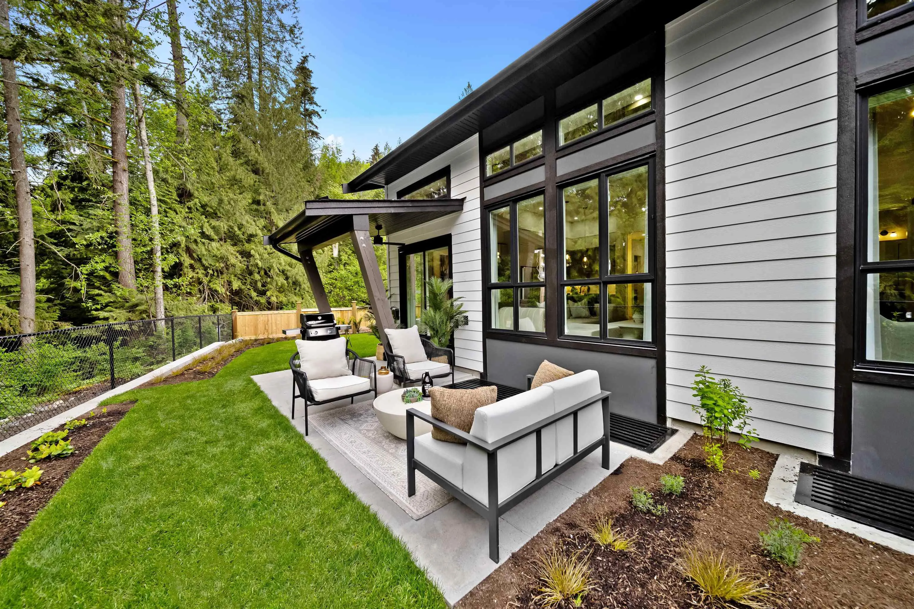 24 23697 Fern Crescent