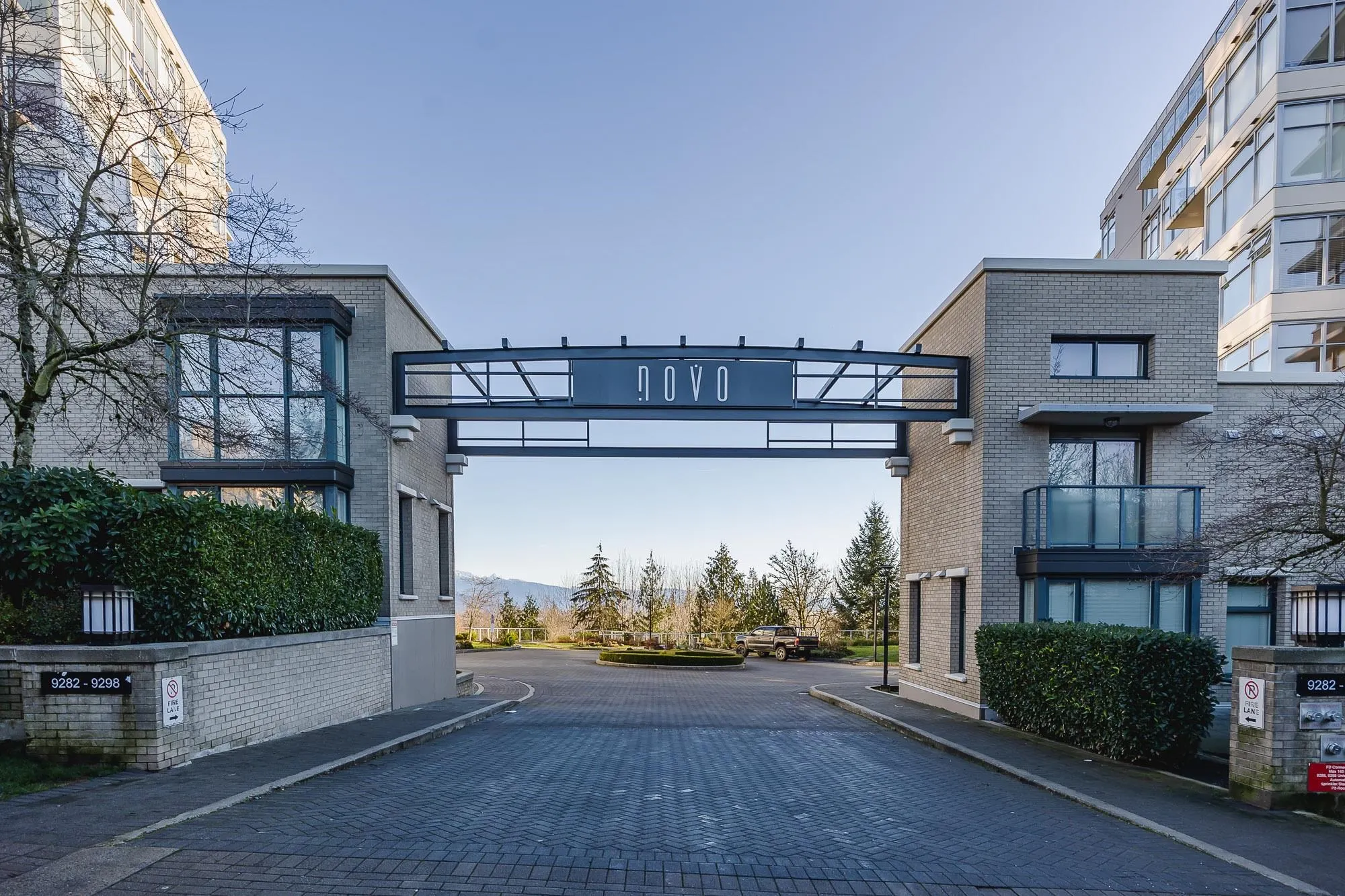 202 9288 University Crescent