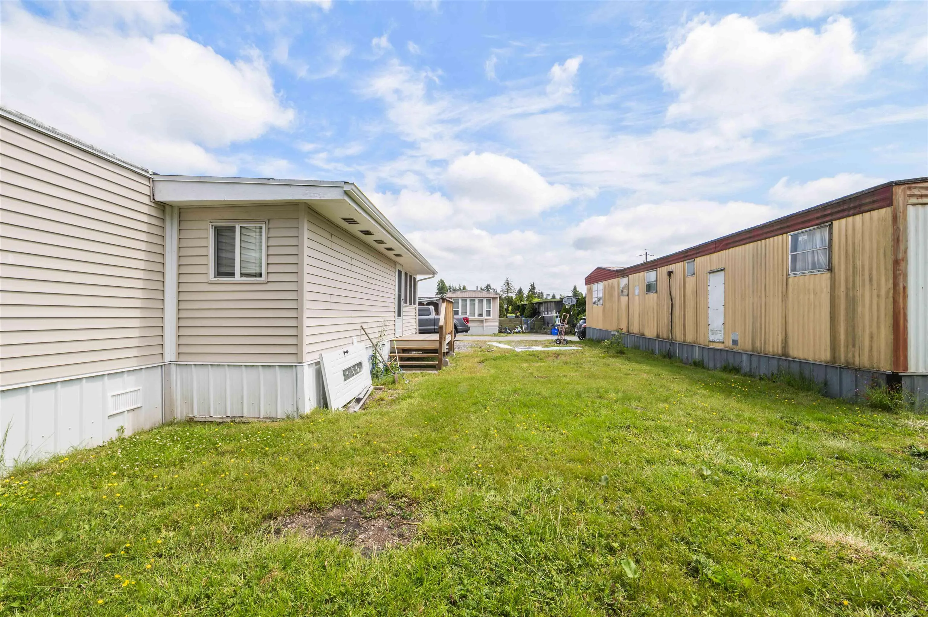 9B 26892 Fraser Highway
